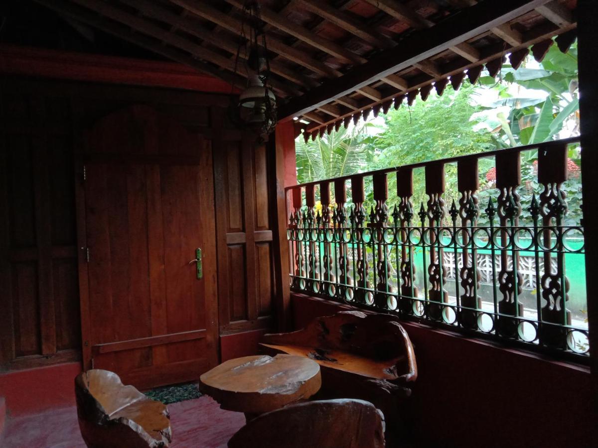 Rumah Ukhi Guest House Cebongan Eksteriør bilde