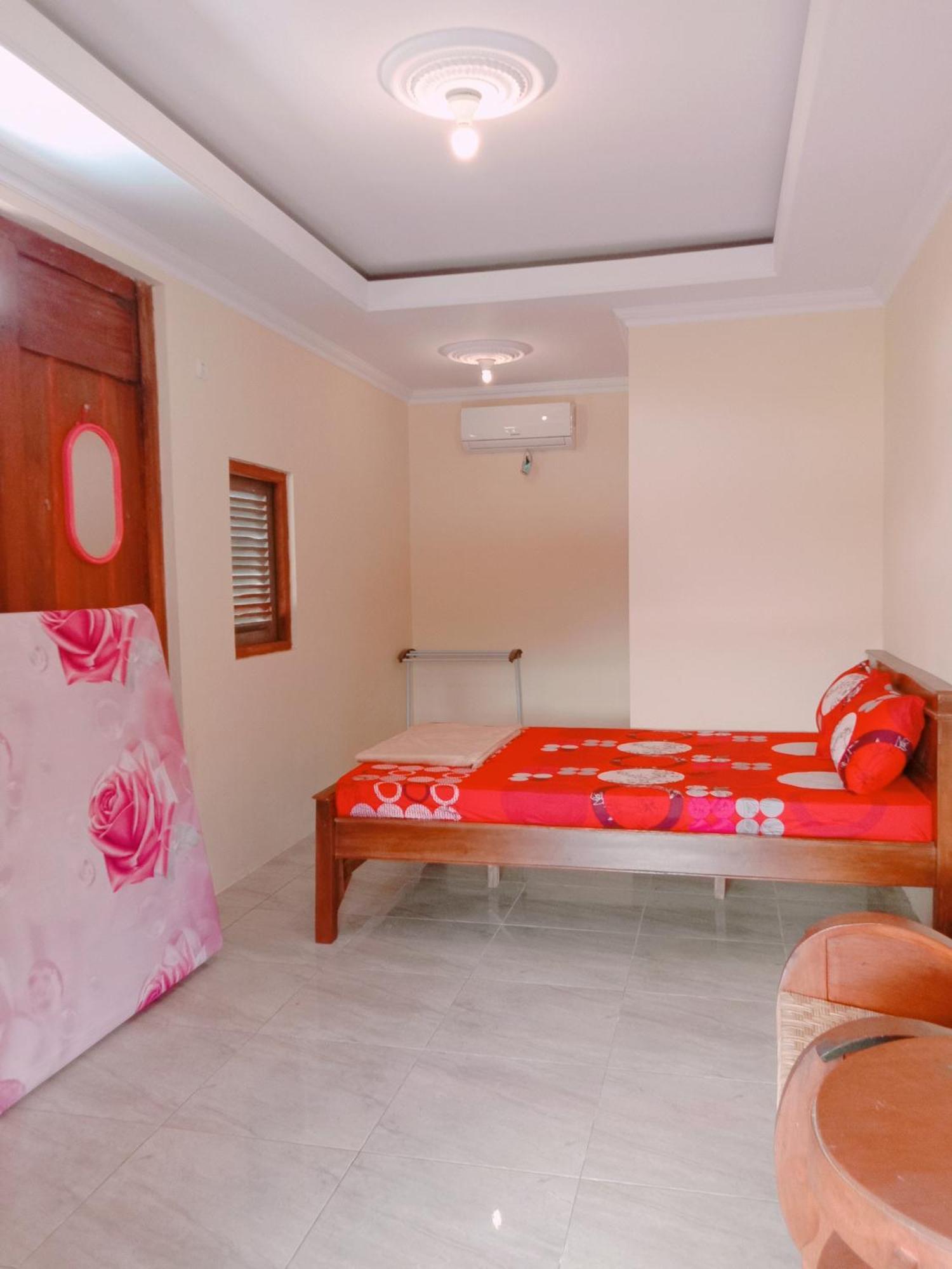 Rumah Ukhi Guest House Cebongan Eksteriør bilde