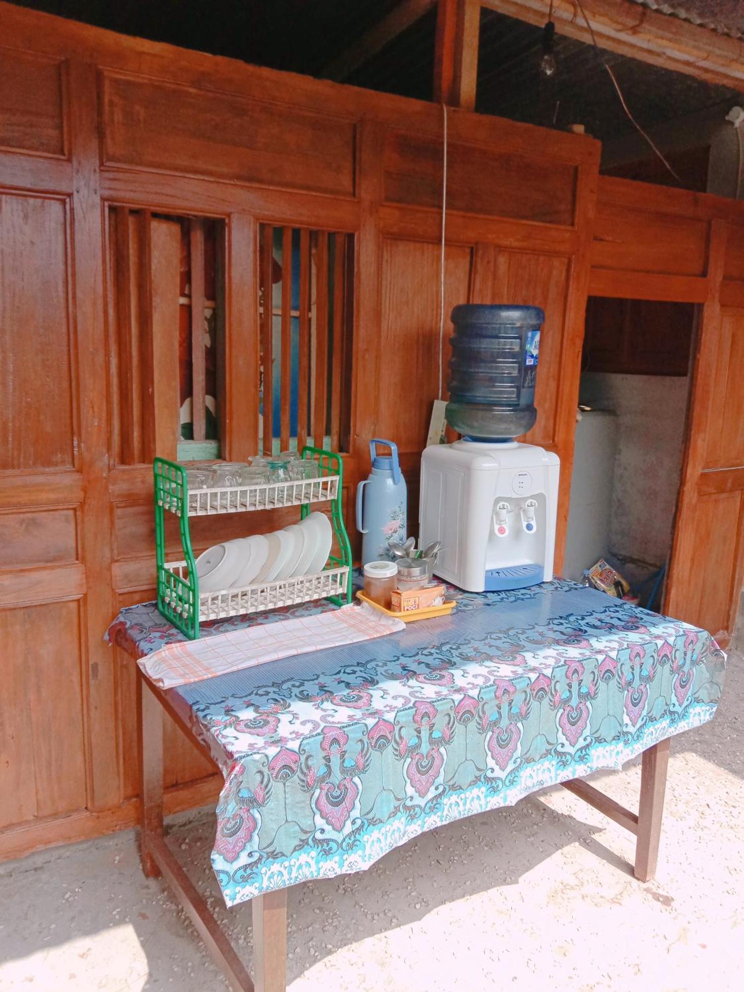 Rumah Ukhi Guest House Cebongan Eksteriør bilde