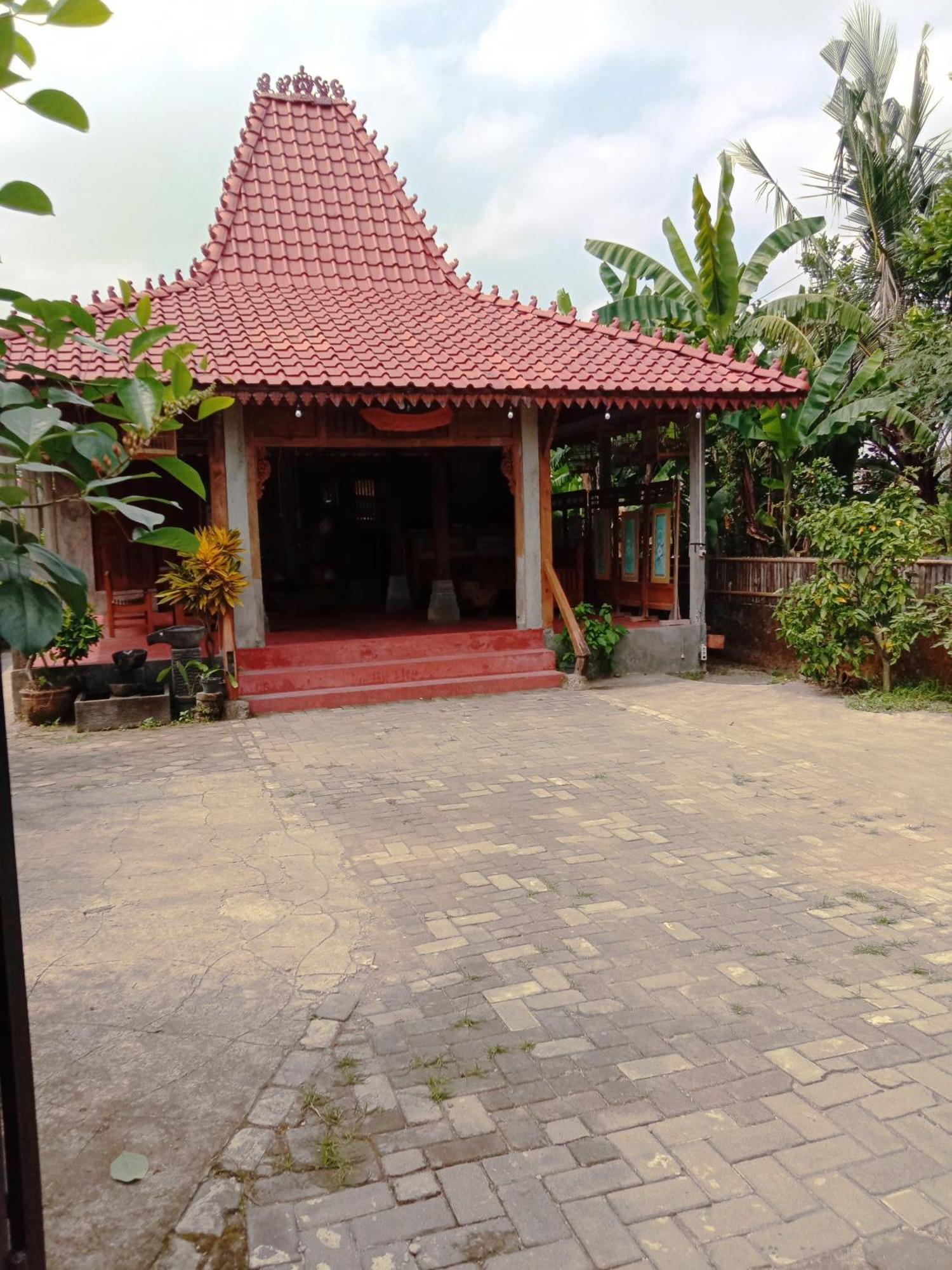 Rumah Ukhi Guest House Cebongan Eksteriør bilde