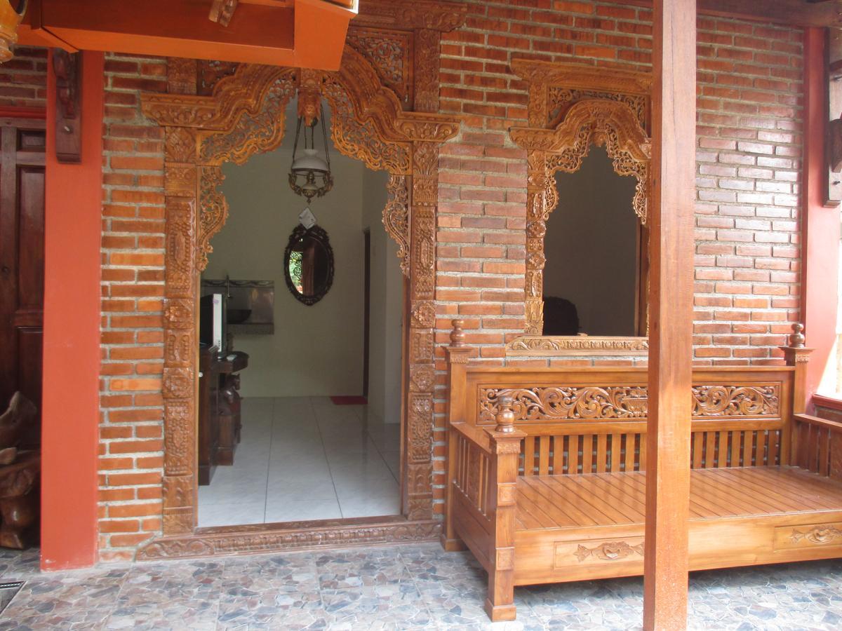 Rumah Ukhi Guest House Cebongan Eksteriør bilde