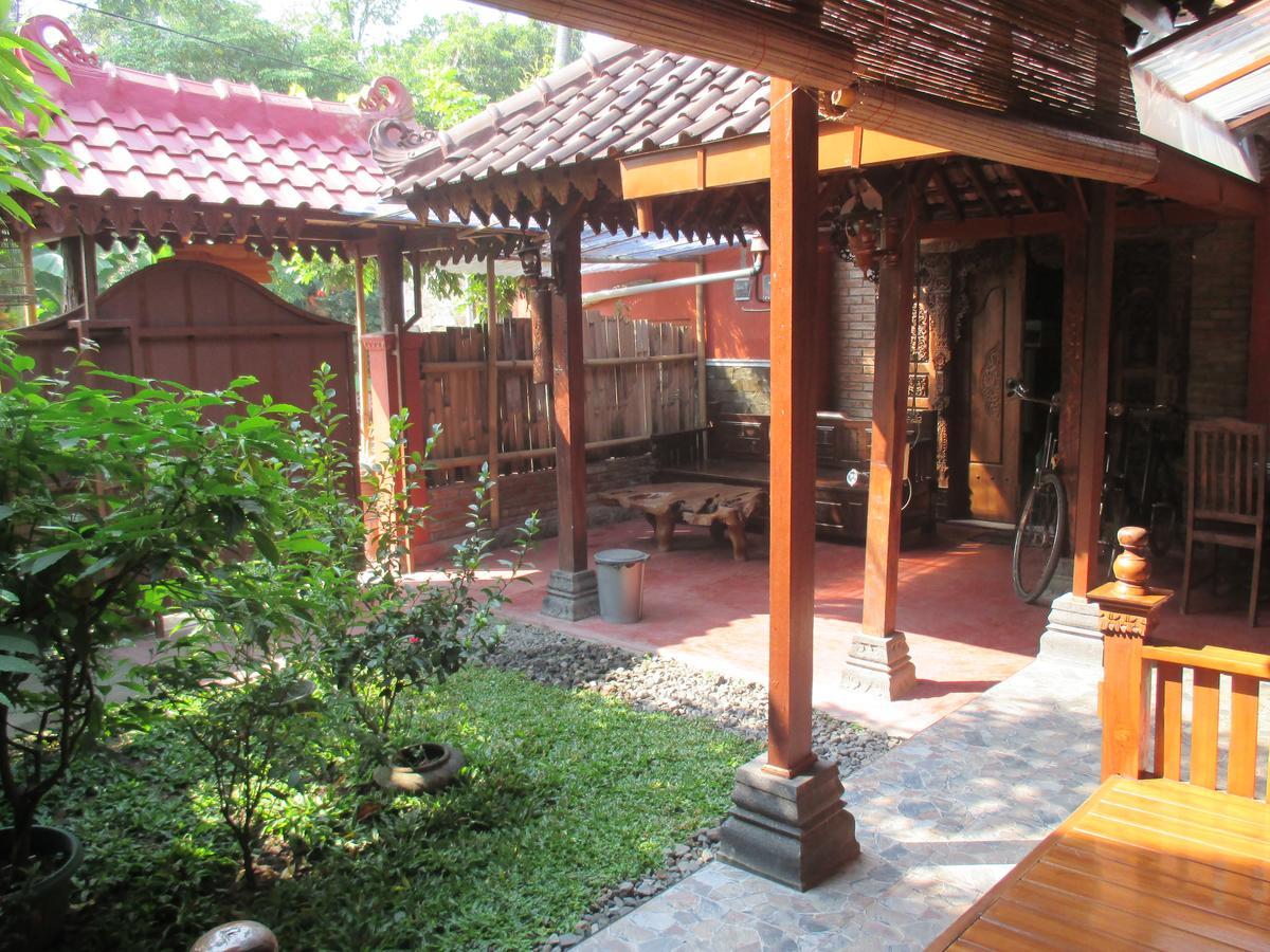 Rumah Ukhi Guest House Cebongan Eksteriør bilde